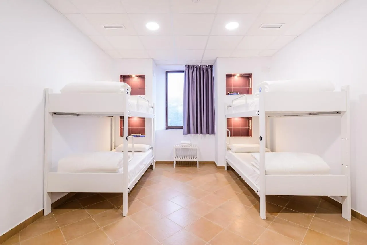 Benarrabá Hostel 0*,