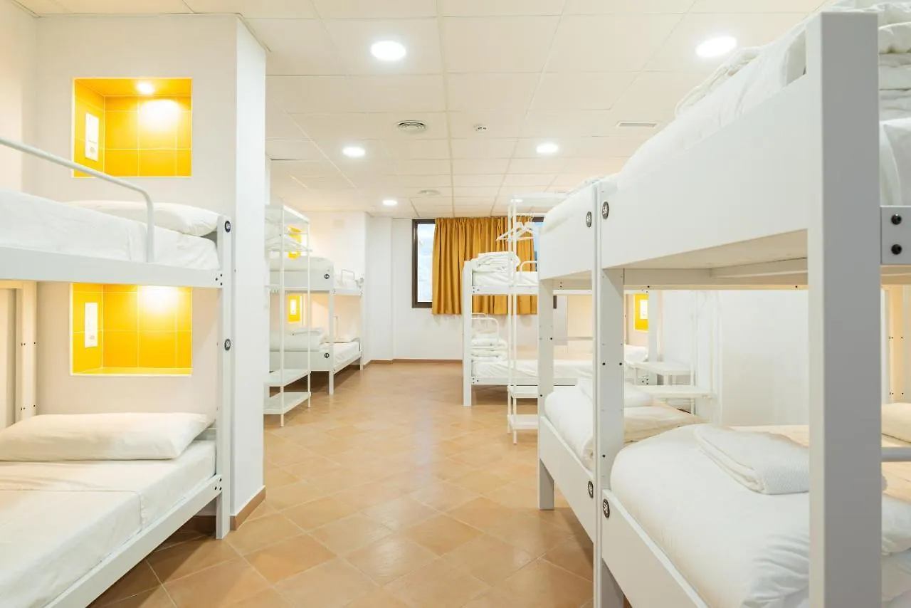 Benarraba Hostel