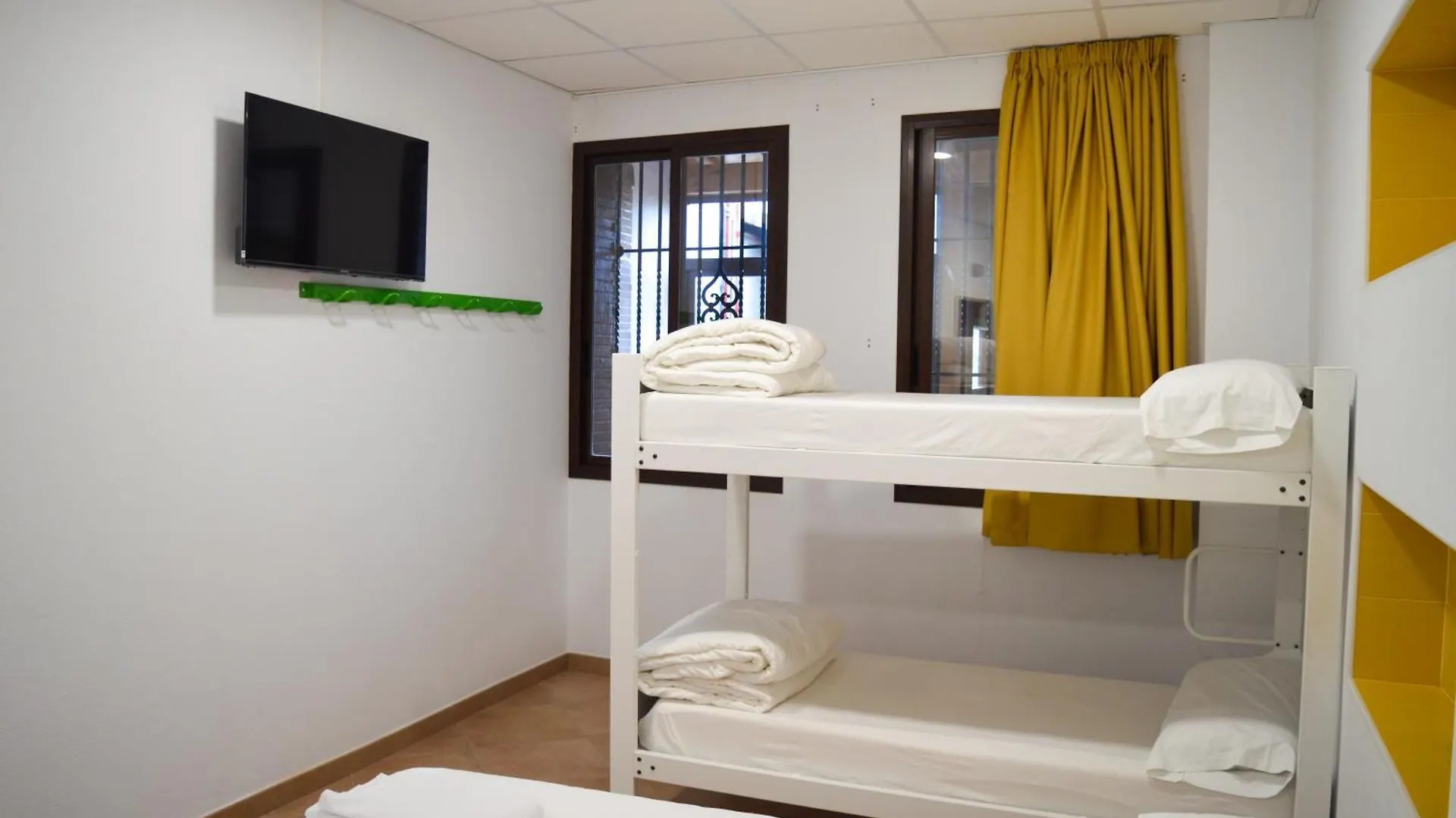 Benarraba Hostel